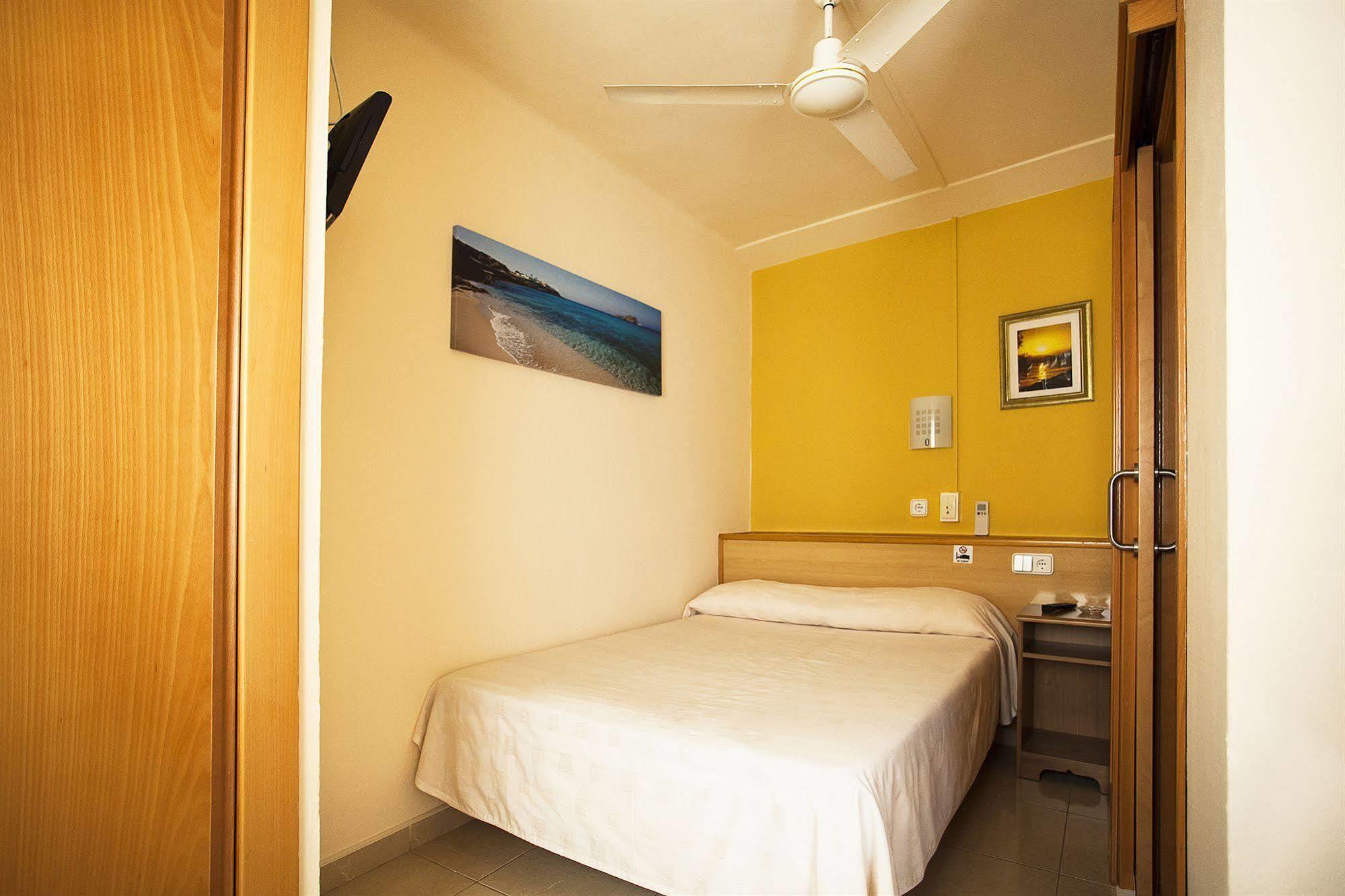 Hostal Residencia Europa Punico İbiza Kenti Dış mekan fotoğraf